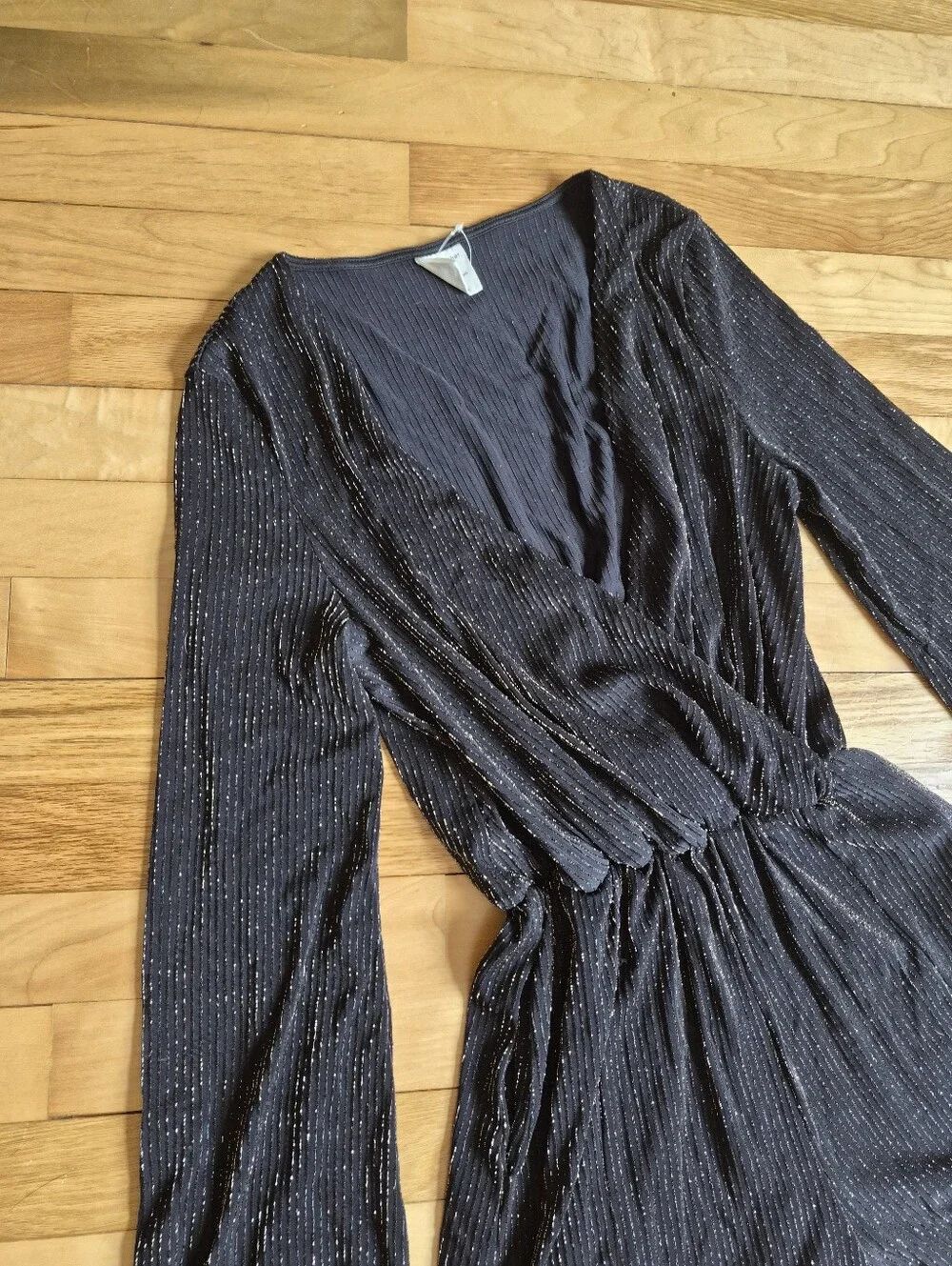 Black Metallic Sparkle Long-Sleeve Romper - Picture 4 of 11